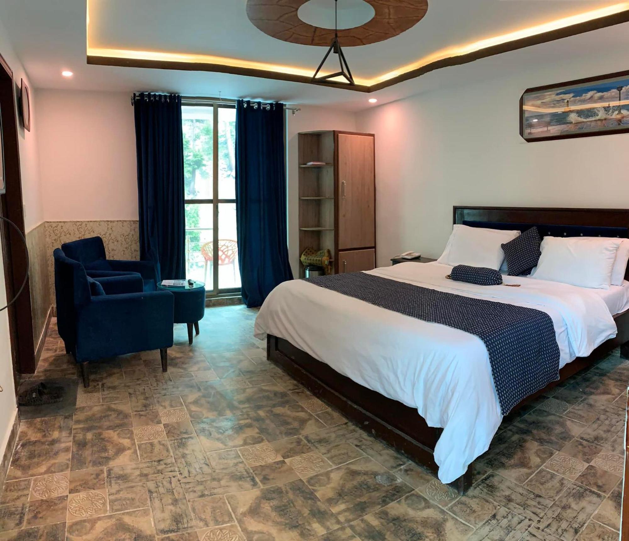 Hotel Birmingham Palace Kalam By Khan Familia Exteriér fotografie