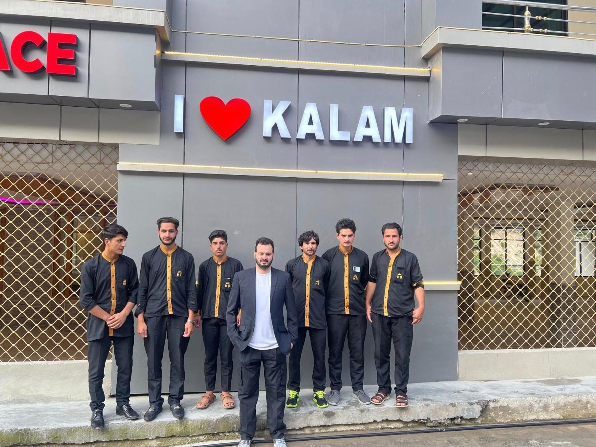Hotel Birmingham Palace Kalam By Khan Familia Exteriér fotografie