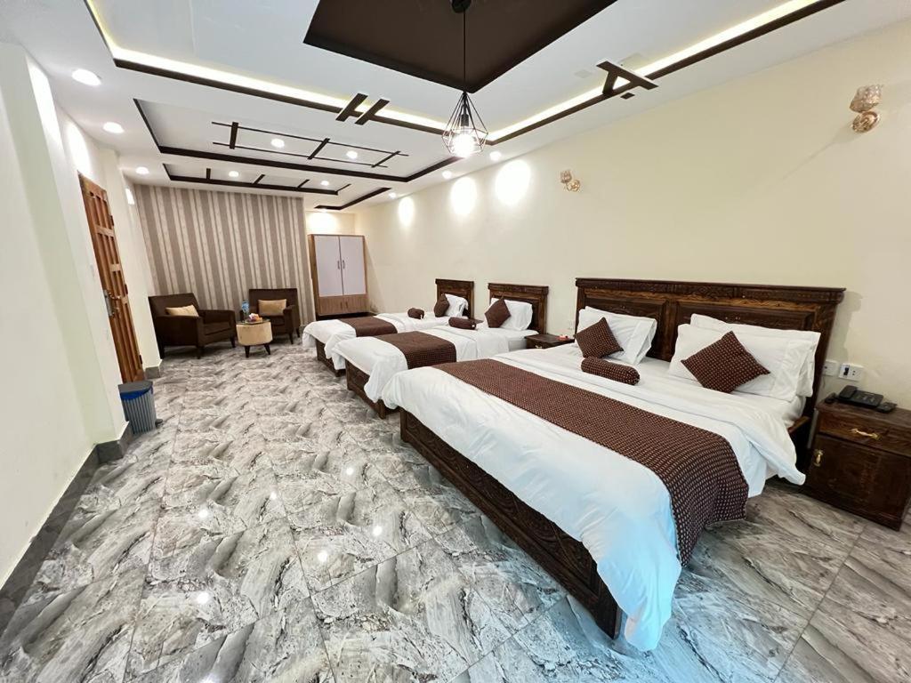 Hotel Birmingham Palace Kalam By Khan Familia Exteriér fotografie